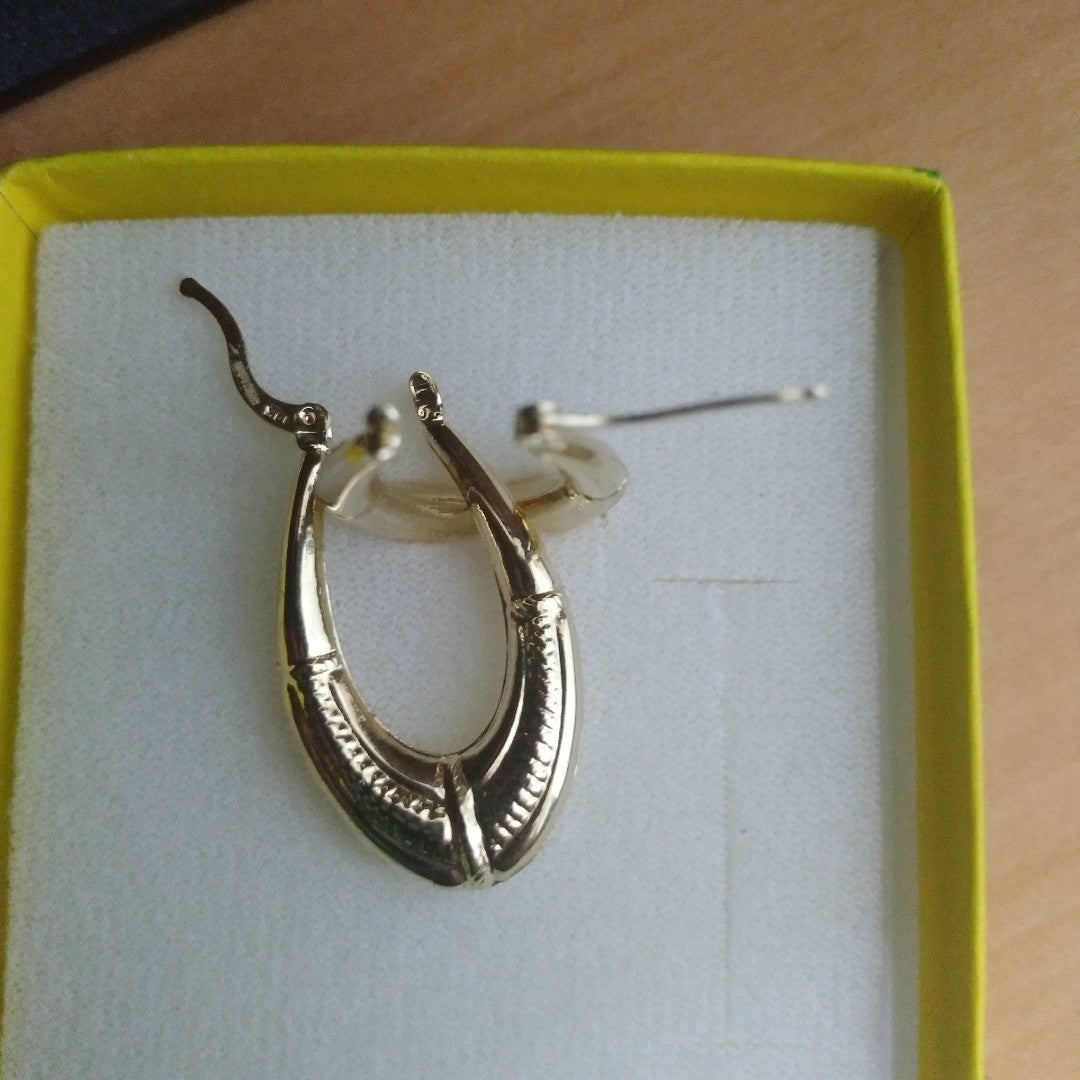 ARETES ARRACADAS ESTRIADAS 14K 2.6 GR (NUEVO)