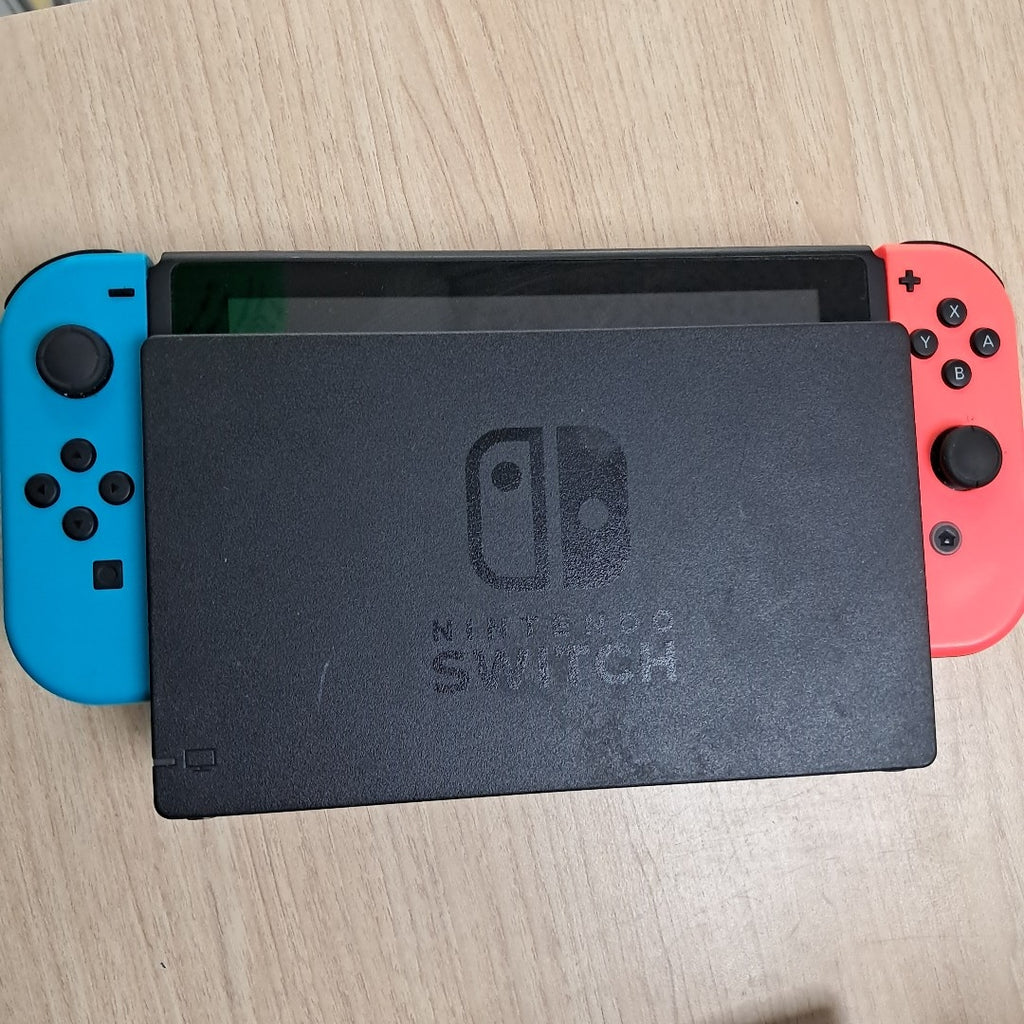 CONSOLA DE VIDEOJUEGO NINTENDO SWITCH 1.1 32 GB (SEMINUEVO)