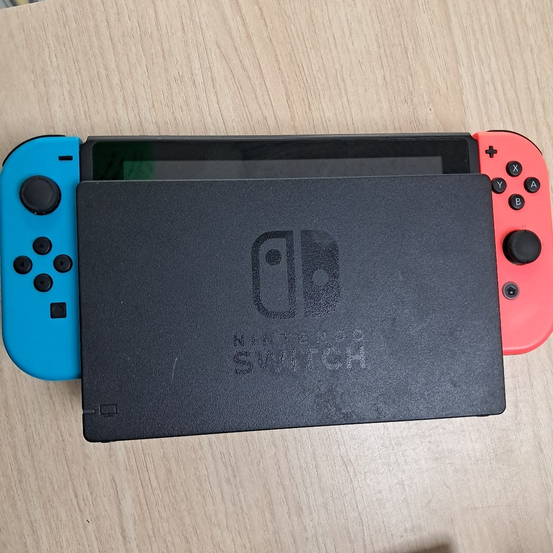 CONSOLA DE VIDEOJUEGO NINTENDO SWITCH 1.1 32 GB (SEMINUEVO)
