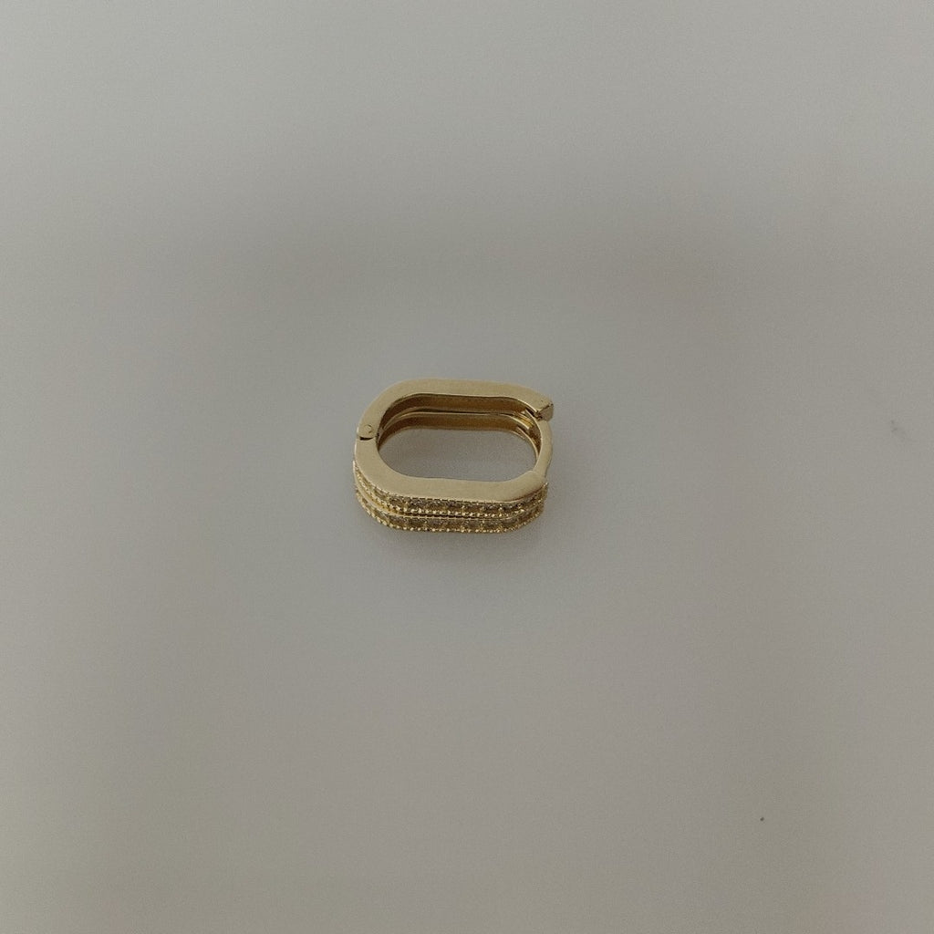 ARETES HUGGIES OVALADA C CIRCONIAS 14K 2.4 GR (NUEVO)