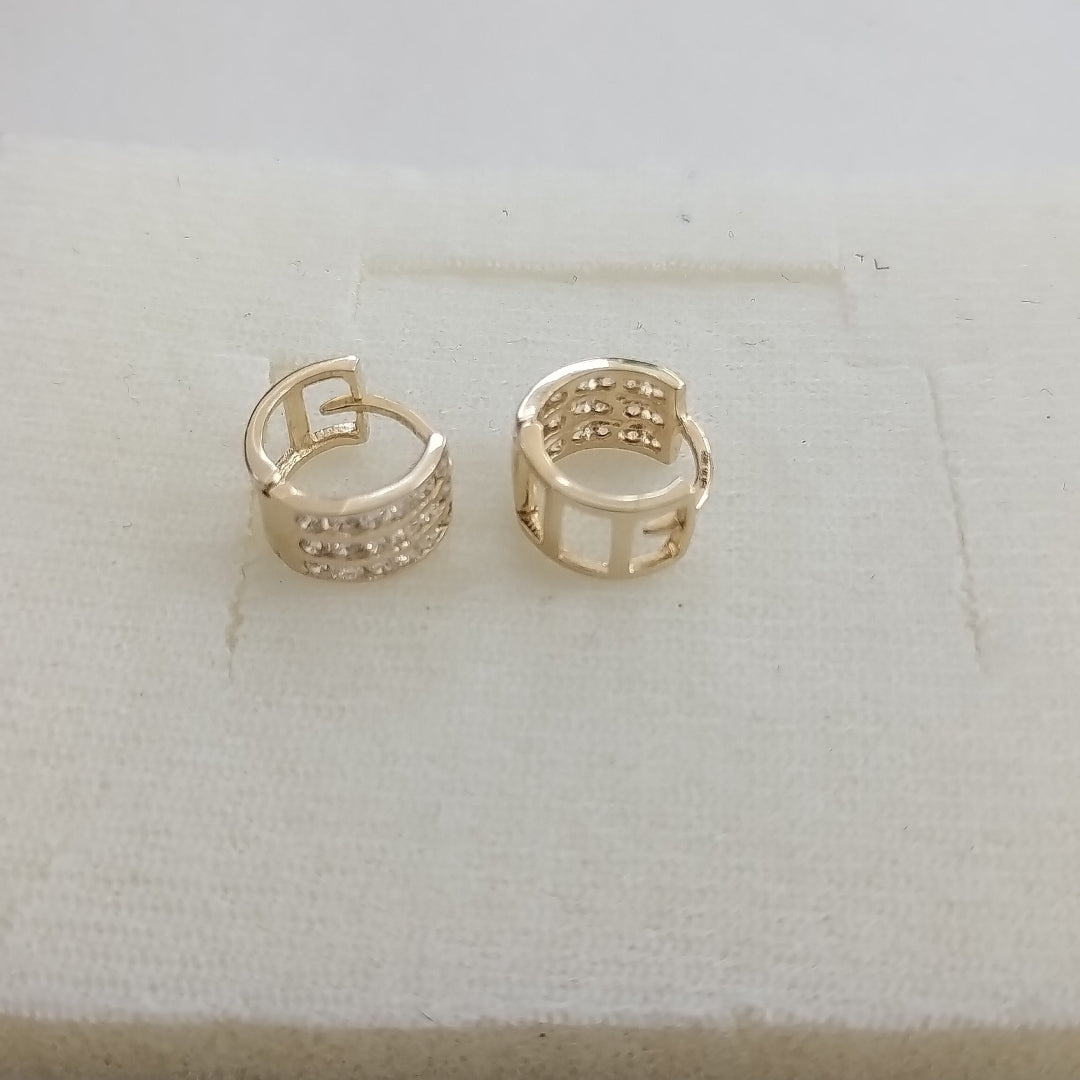 ARETES HUGGIES C CIRCONIA 14K 2.2 GR (NUEVO)