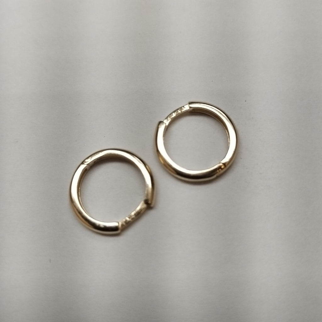 ARETES ARRACADAS LISAS 14K 1.6 GR (NUEVO)