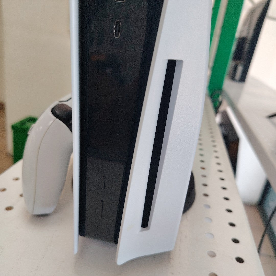 CONSOLA DE VIDEOJUEGO SONY PS5 825 SSD (SEMINUEVO)