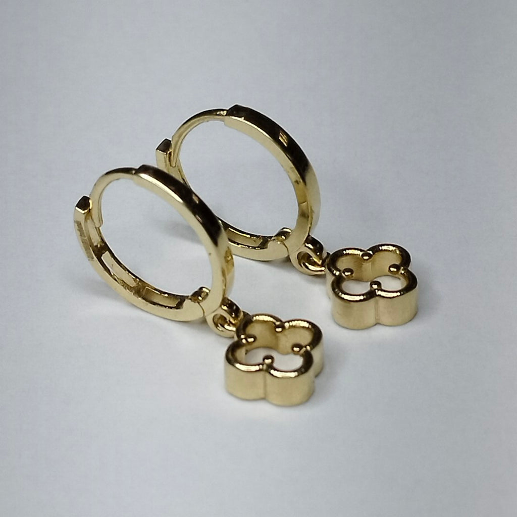 ARETES ARRACADAS CON DIJE 14K 2.4 GR (NUEVO)