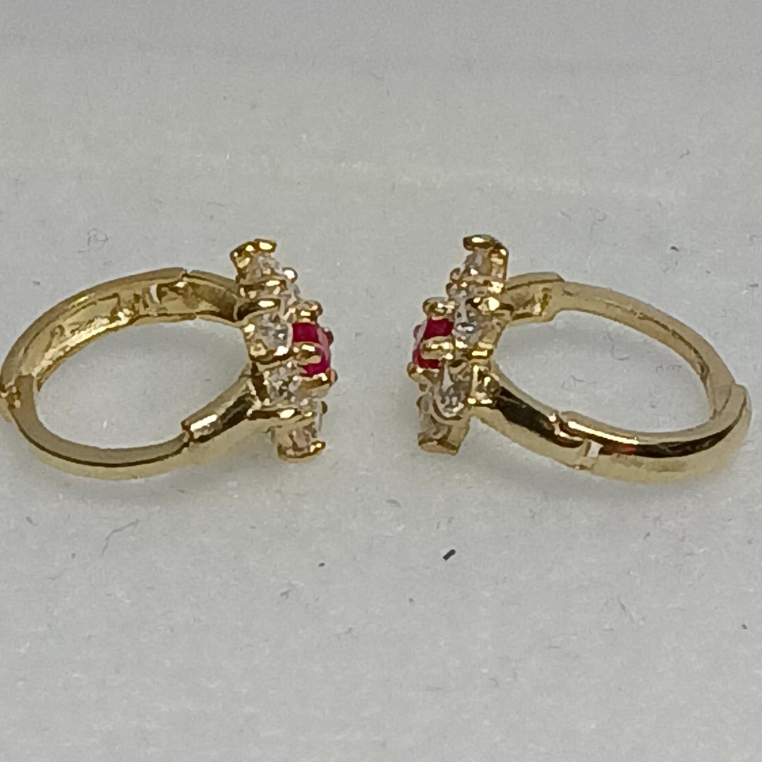 ARETES HUGGIES CON CIRCONIAS Y PIEDRA DE COLOR 14K 1.8 GR (NUEVO)