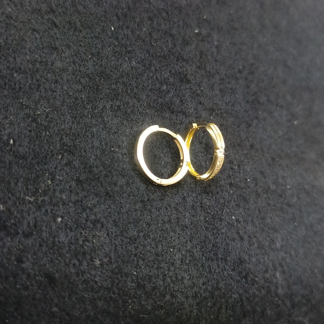 ARETES ARRACADAS C CIRCONIAS 14K 2.4 GR (NUEVO)