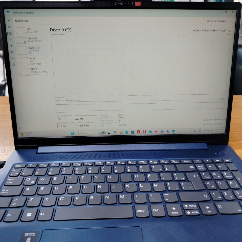LAPTOP LENOVO IDEAPAD SLIM 3 15ABR8 (2025) 1 TB SSD 16 GB RAM (SEMINUEVO)