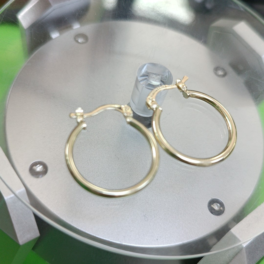ARETES TEJIDO ARRACADAS LISAS 14K 1.2 GR (NUEVO)