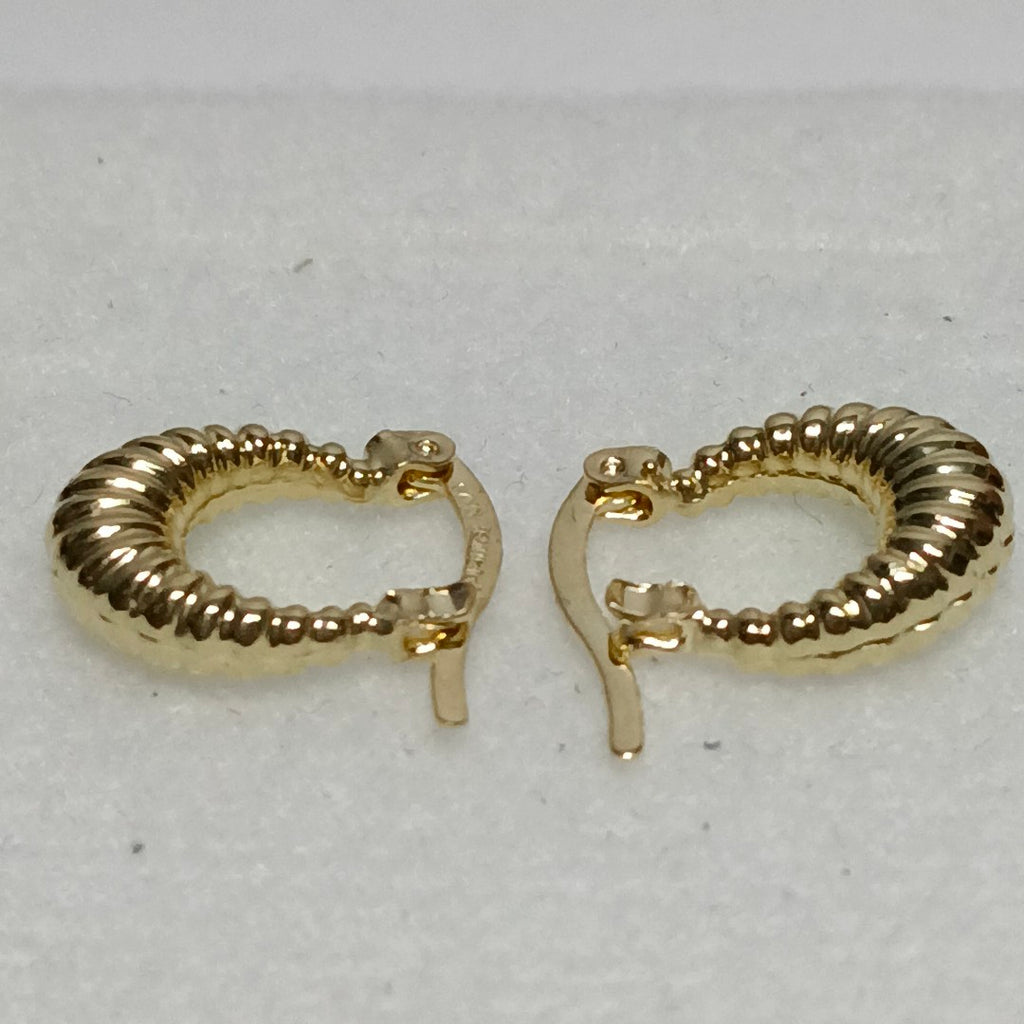 ARETES ARRACADA ESTRIADAS 14K 1.2 GR (NUEVO)