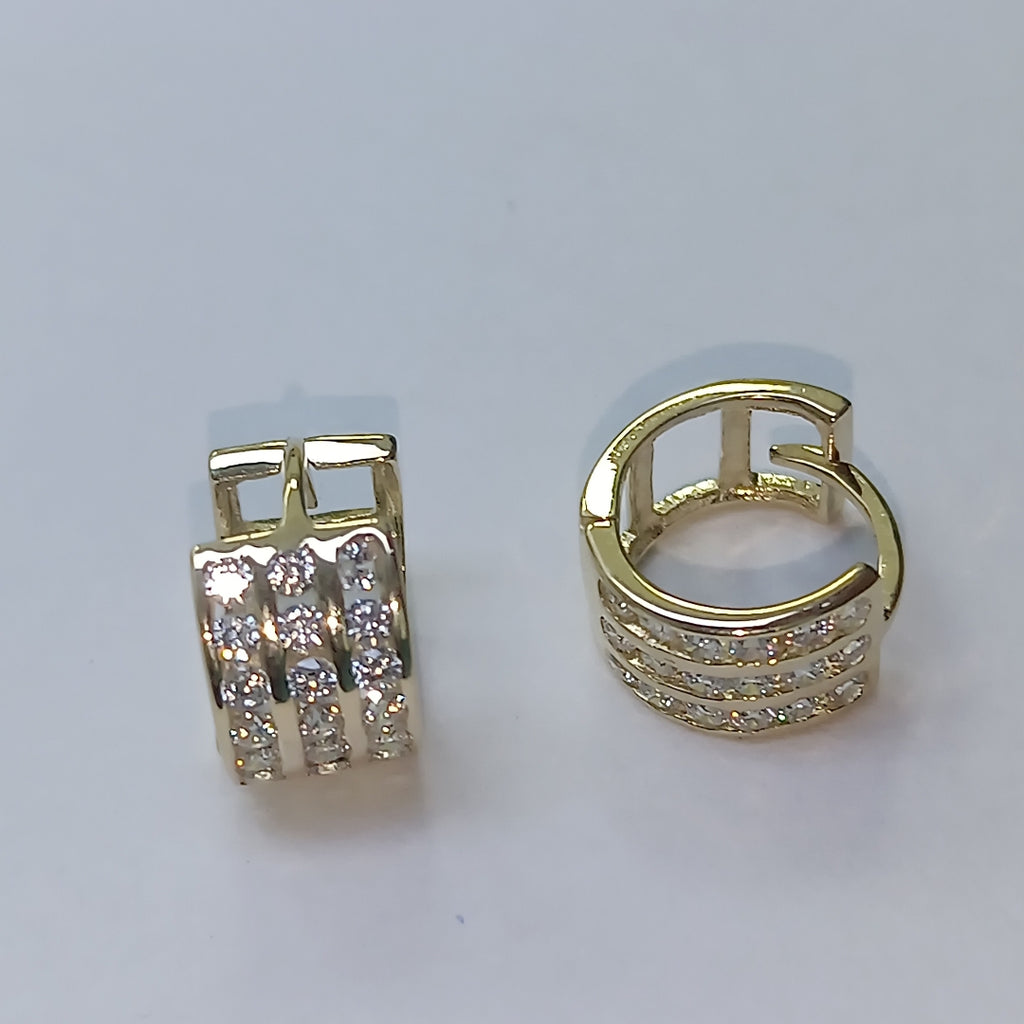 ARETES HUGGIES C CIRCONIA 14K 2.2 GR (NUEVO)