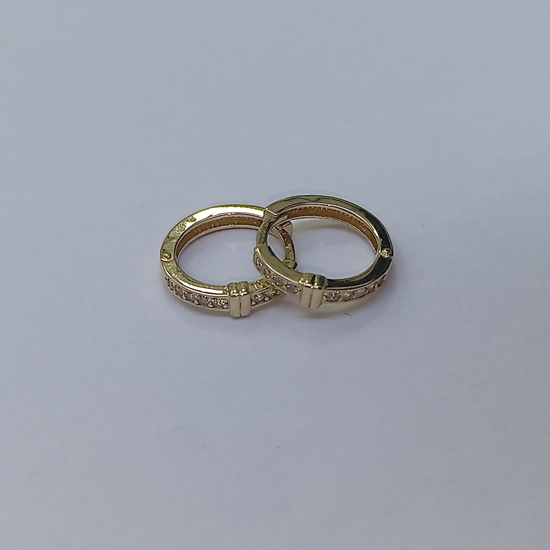 ARETES HUGGIES C CIRCONIA 14K 2 GR (NUEVO)
