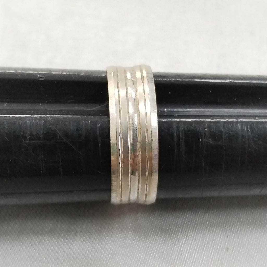 ARGOLLA ORO, ORO BLANCO 10 K 1.8 GRMS (SEMINUEVO)