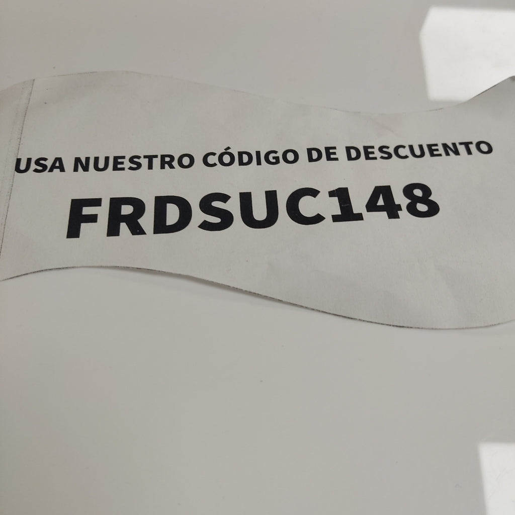 DIJE LLAVE C CIRCONIAS 14K 1.6 GR (NUEVO)
