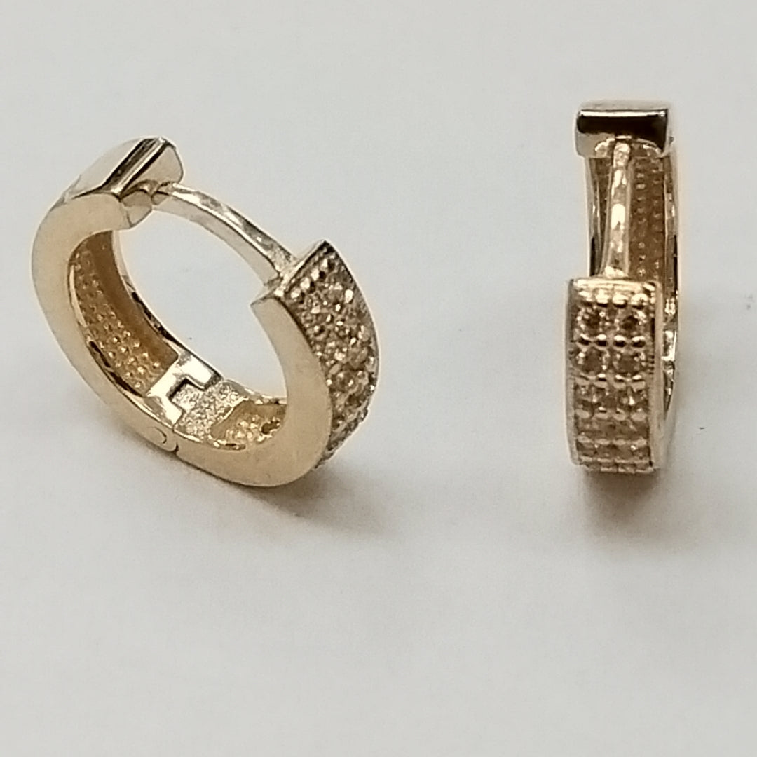 ARETES HUGGIES C CIRCONIAS 14K 2.2 GR (NUEVO)