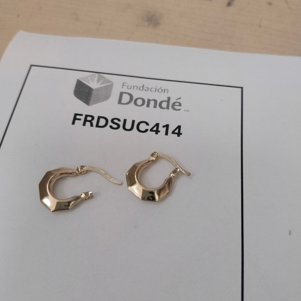 ARETES TEJIDO ARRACADA FACETADA 14K 1.2 GR (NUEVO)