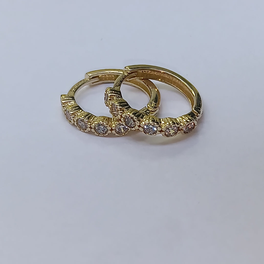 ARETES ARRACADA C CIRCONIAS 14K 2.1 GR (NUEVO)