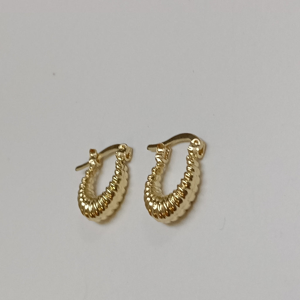 ARETES ARRACADA ESTRIADAS 14K 1.1 GR (NUEVO)