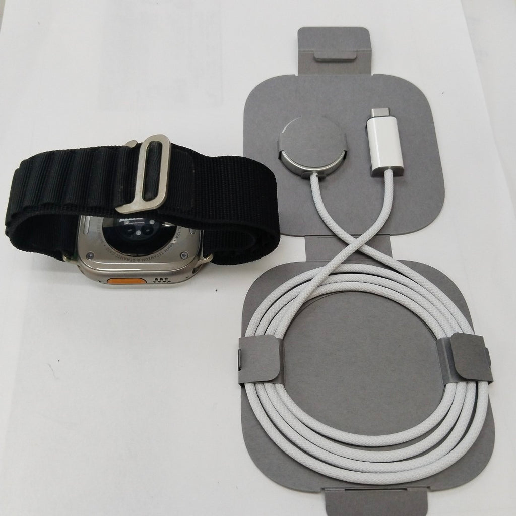 SMARTWATCH APPLE ULTRA TITANIO A2622 49 MM GPS + CELULAR (SEMINUEVO)