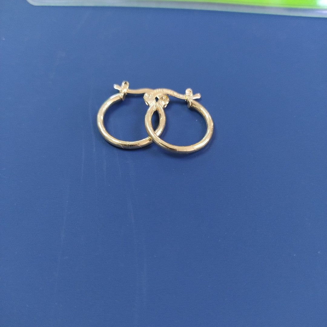 ARETES ARRACADAS ESTRIADAS 14K 1.4 GR (NUEVO)