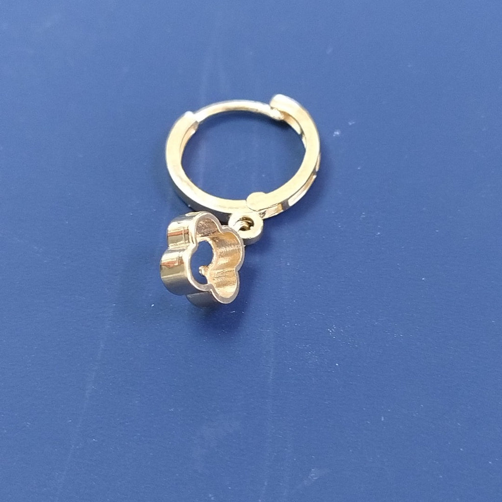 ARETES ARRACADAS CON DIJE 14K 2.4 GR (NUEVO)