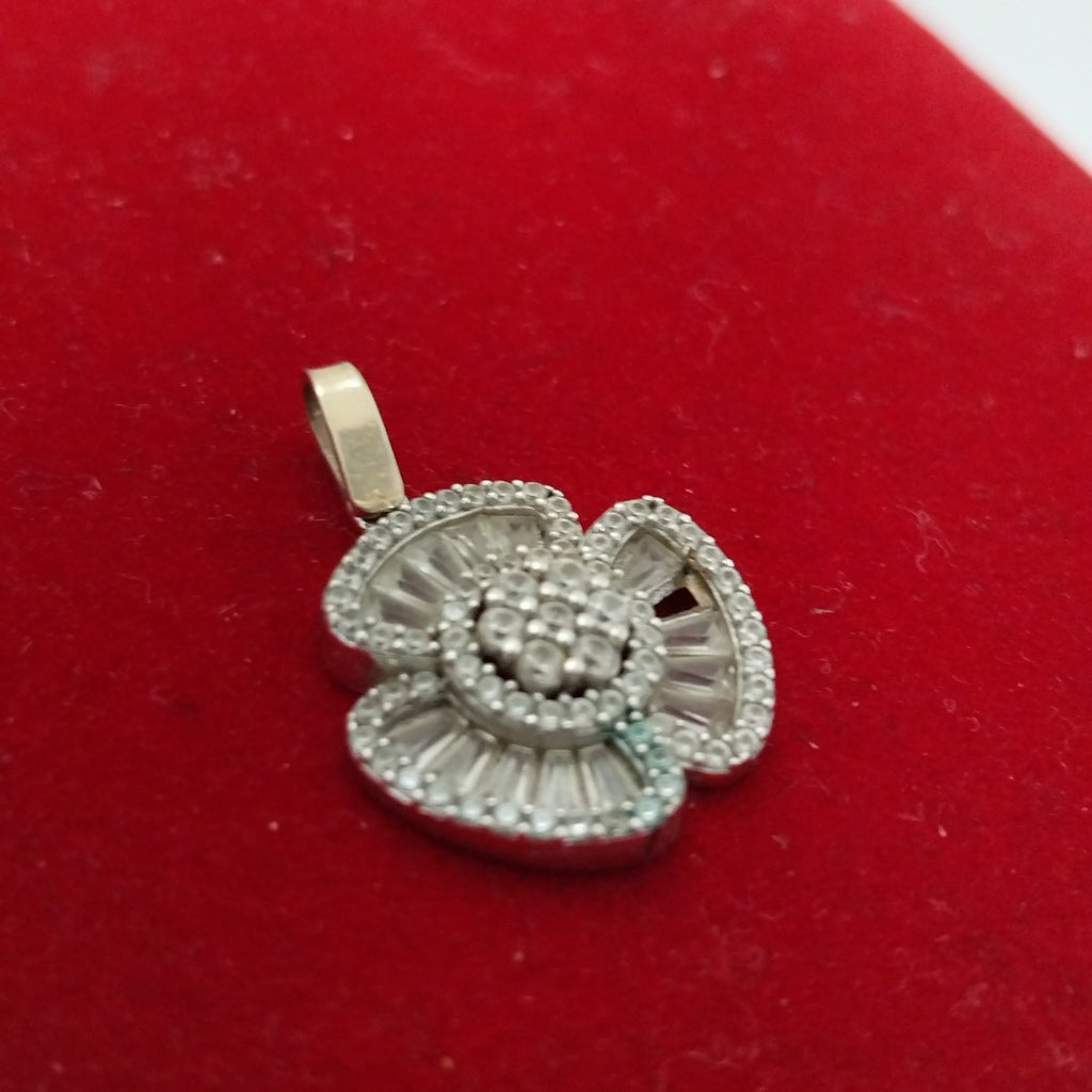 DIJE ORO, ORO BLANCO 10 K 2.8 GRMS (SEMINUEVO)