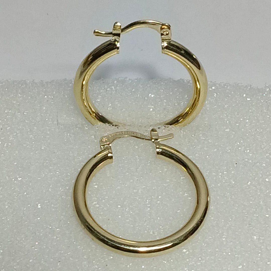 ARETES TEJIDO ARRACADAS LISAS HUECAS 14K 2.1 GR (NUEVO)