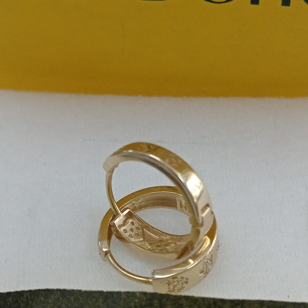 ARETES TEJIDO HUGGIES CON CIRCONIAS 14K 3 GR (NUEVO)