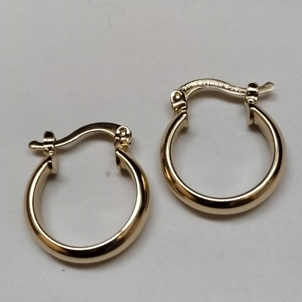 ARETES ARRACADA LISA 14K 1.7 GR (NUEVO)