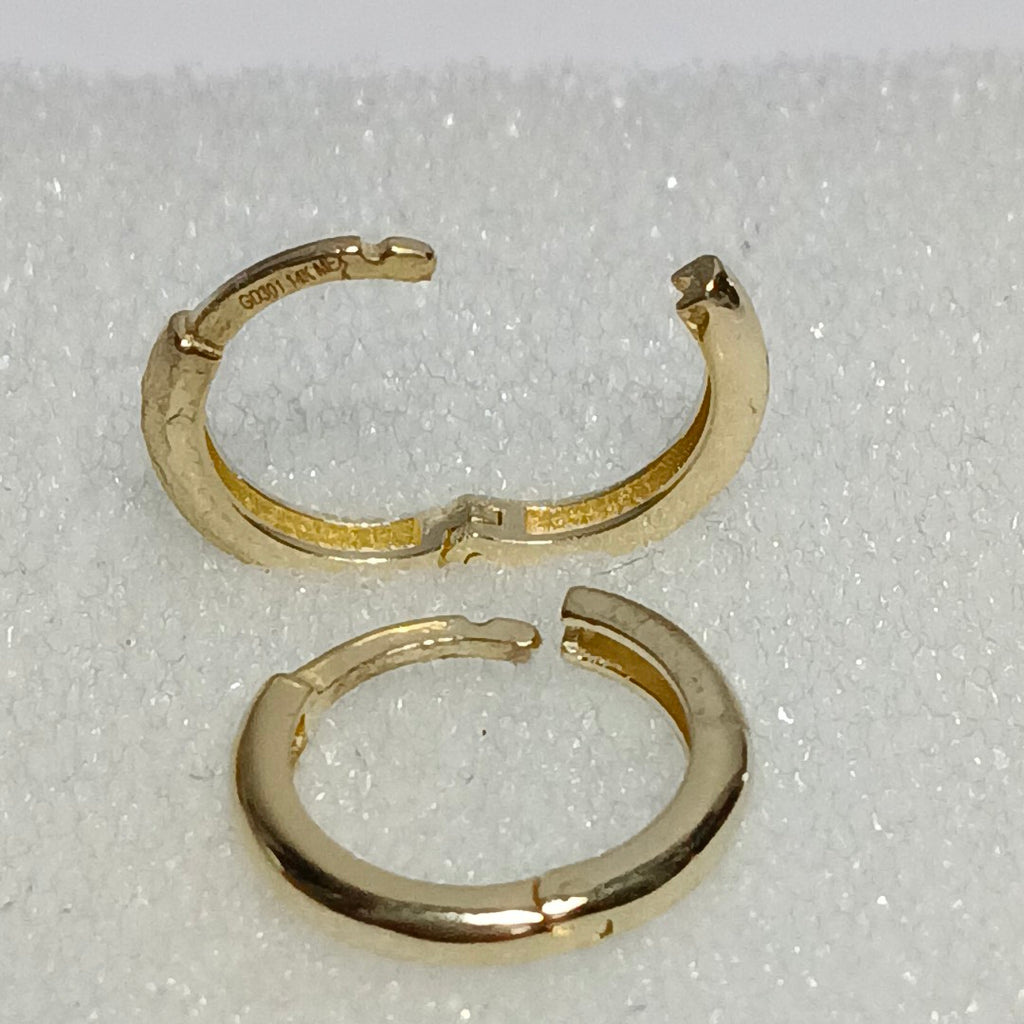 ARETES HUGGIES LISAS 14K 1.3 GR (NUEVO)