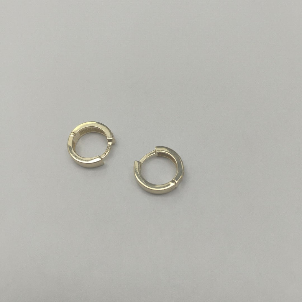 ARETES HUGGIES C CIRCONIAS 14K 2.3 GR (NUEVO)