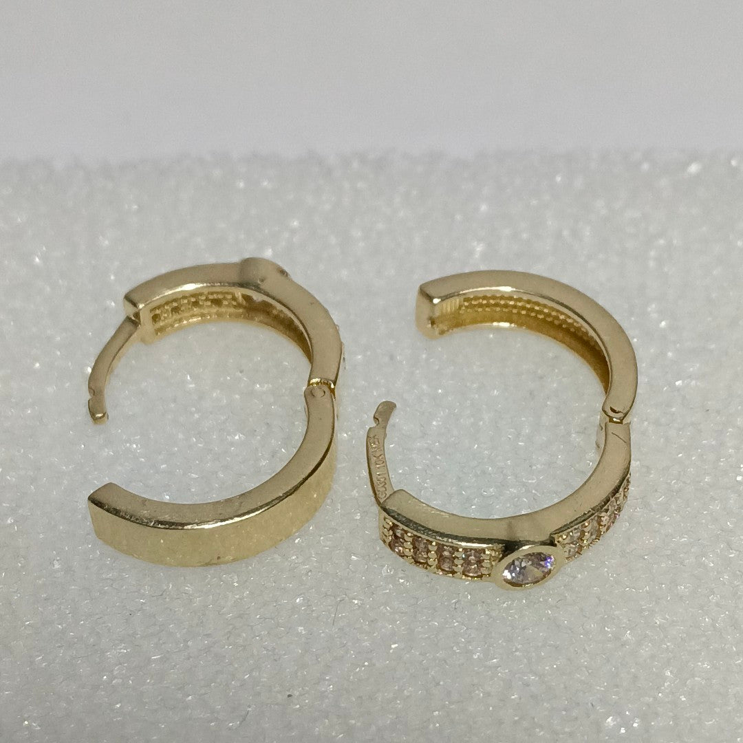 ARETES ARRACADAS C CIRCONIAS 10K 2.6 GR (NUEVO)