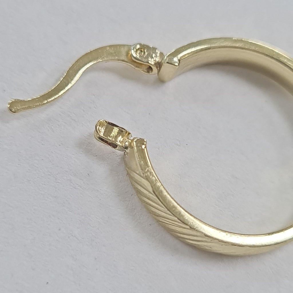 ARETES ARRACADA ASTRIADA 10K 1.8 GR (NUEVO)
