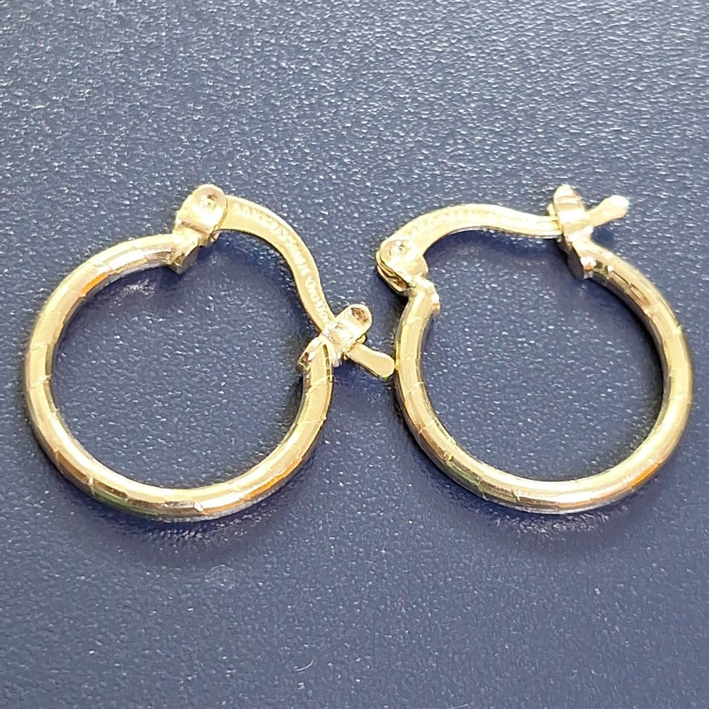 ARETES ARRACADAS ESTRIADAS 14K 1.4 GR (NUEVO)