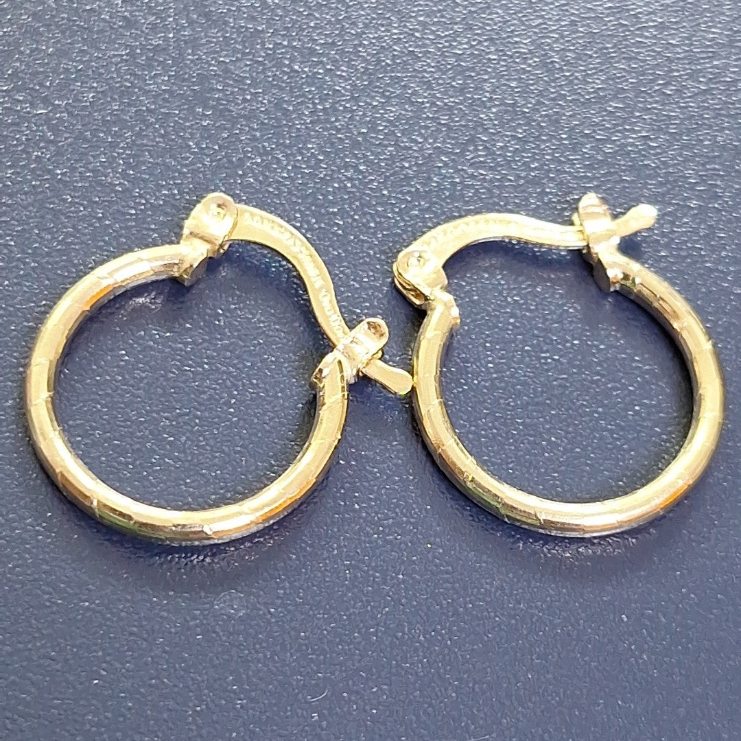 ARETES ARRACADAS ESTRIADAS 14K 1.4 GR (NUEVO)