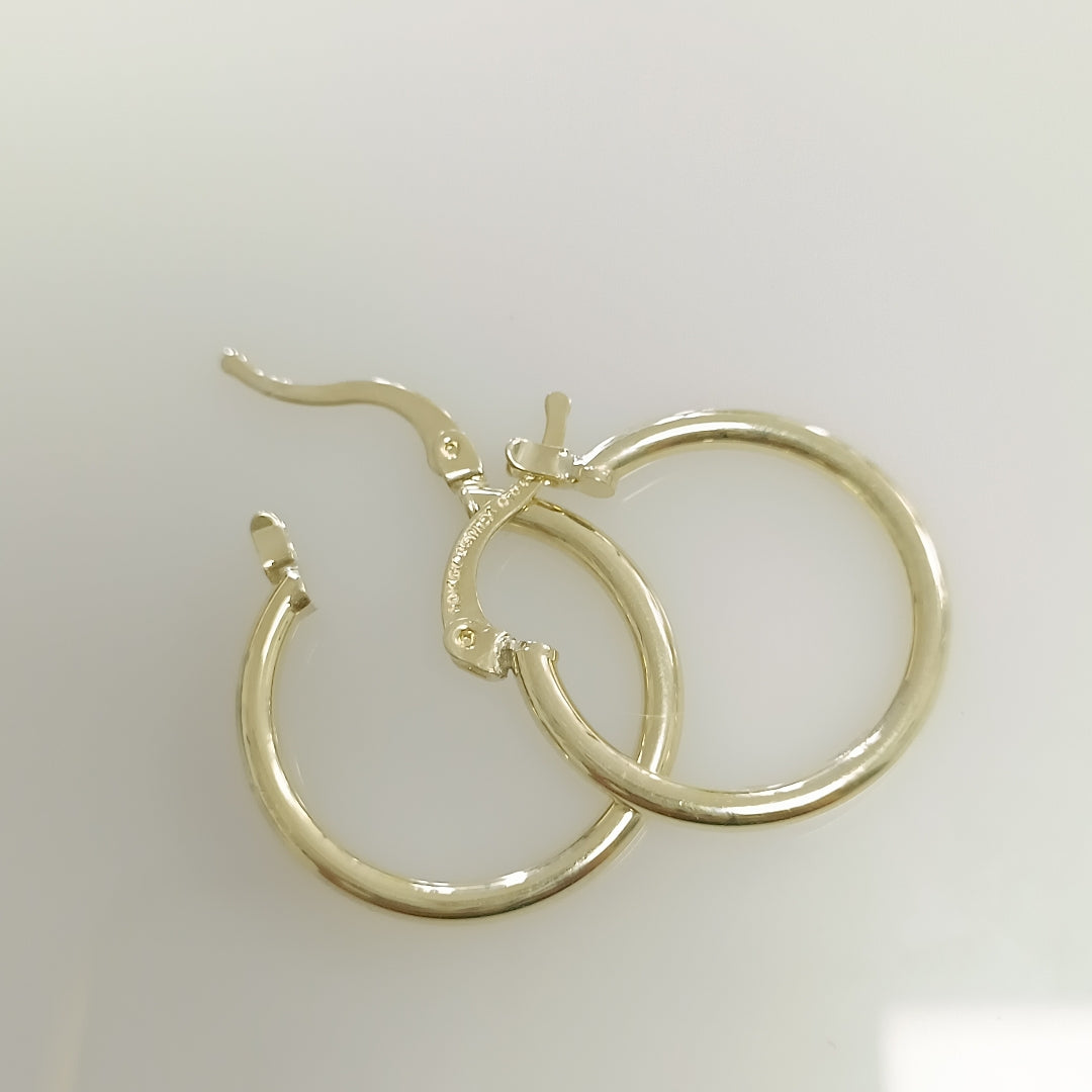 ARETES TEJIDO ARRACADAS LISAS 14K 1.2 GR (NUEVO)