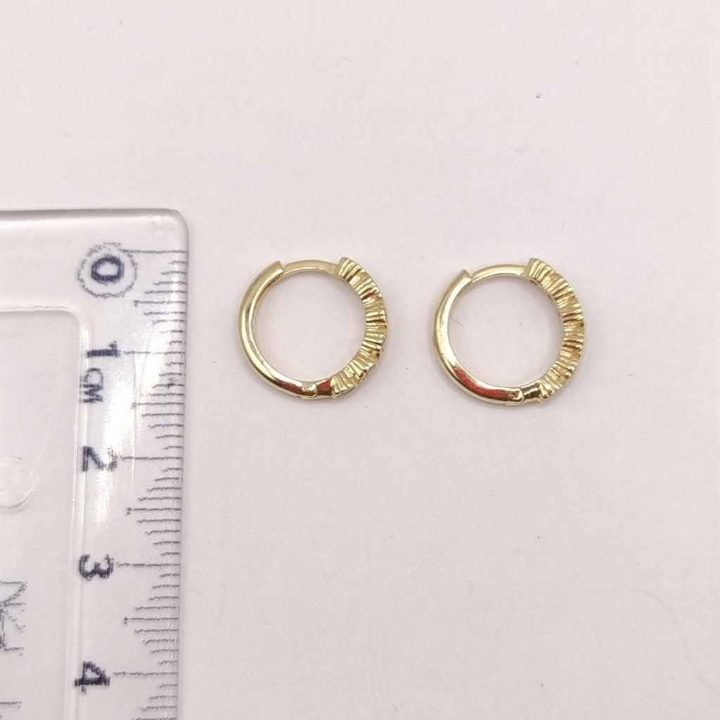 ARETES HUGGIES C CIRCONIAS 14K 2 GR (NUEVO)