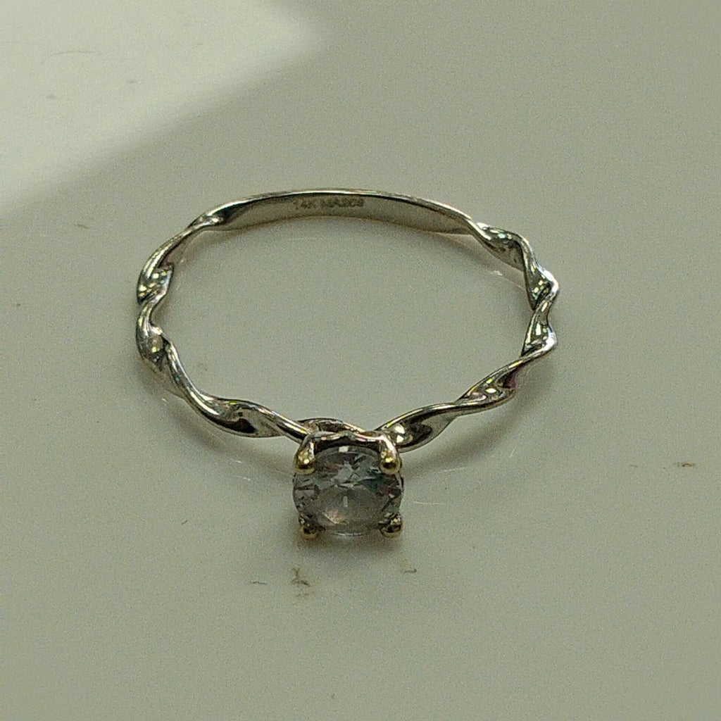 SOLITARIO ORO BLANCO 14 K 1.3 GRMS (SEMINUEVO)