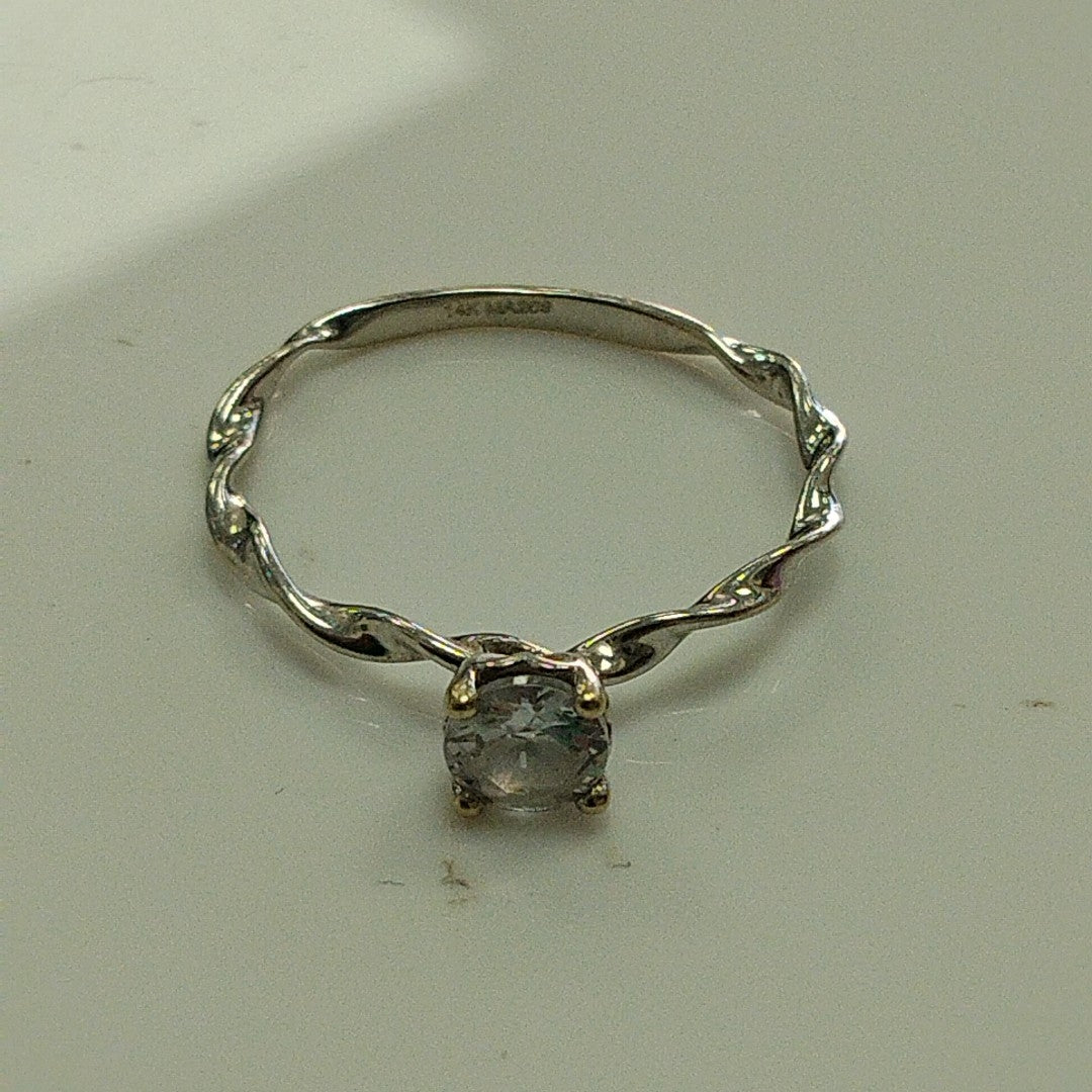 SOLITARIO ORO BLANCO 14 K 1.3 GRMS (SEMINUEVO)