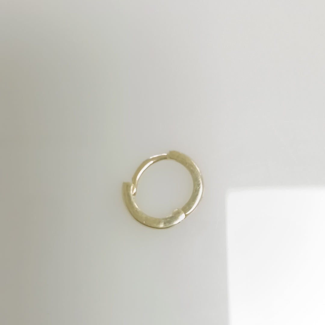 ARETES HUGGIE 14K 1.3 GR (NUEVO)