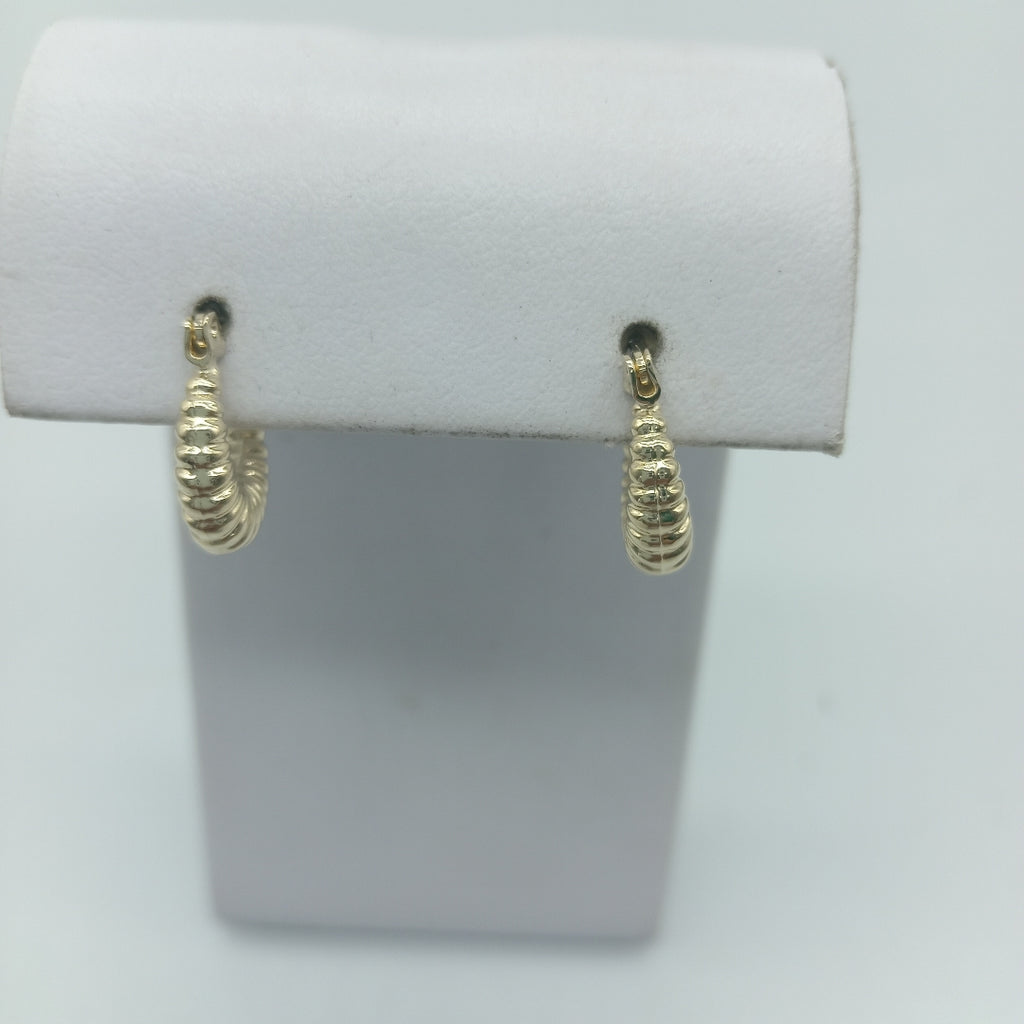 ARETES ARRACADA ESTRIADAS 14K 1.1 GR (NUEVO)