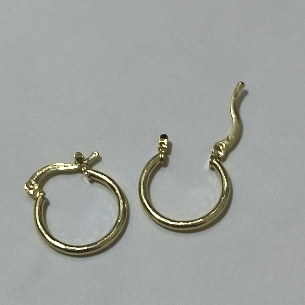 ARETES ARRACADAS ESTRIADAS 14K 1.4 GR (NUEVO)
