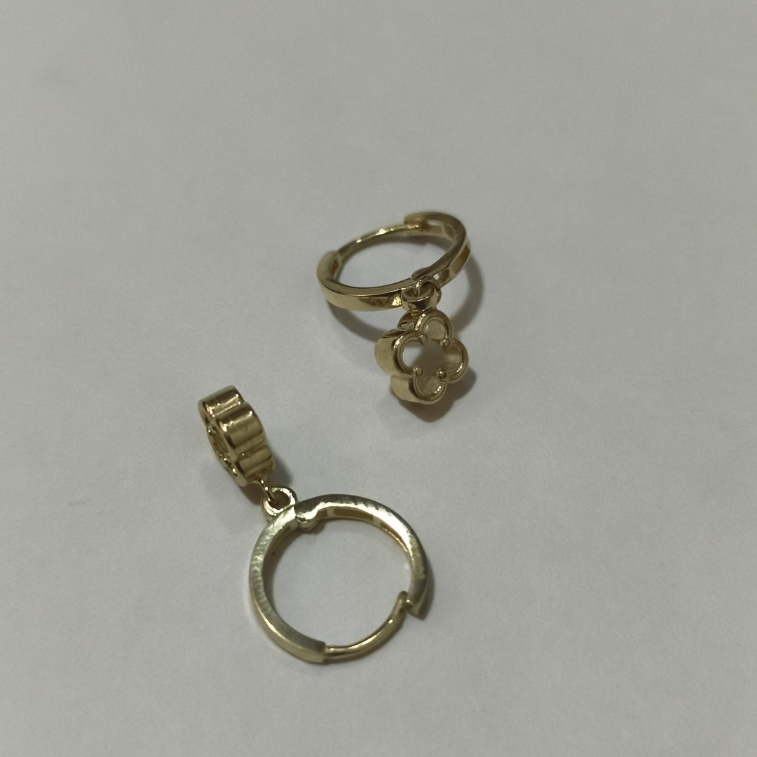 ARETES ARRACADAS CON DIJE 14K 2.4 GR (NUEVO)
