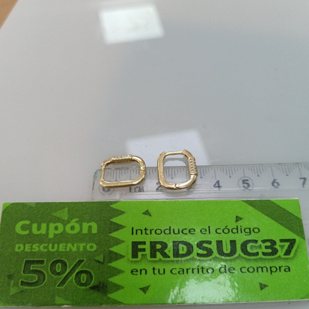 ARETES HUGGIES OVALADA C CIRCONIAS 14K 2.3 GR (NUEVO)