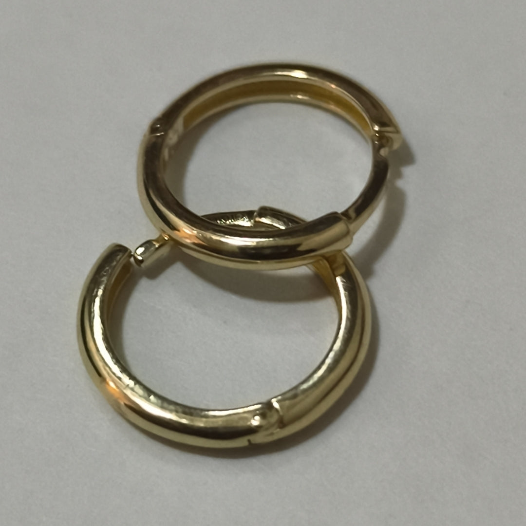 ARETES HUGGIES LISAS 14K 1.6 GR (NUEVO)