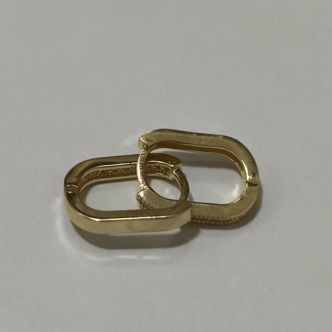 ARETES HUGGIES OVALADA C CIRCONIAS 14K 2.5 GR (NUEVO)
