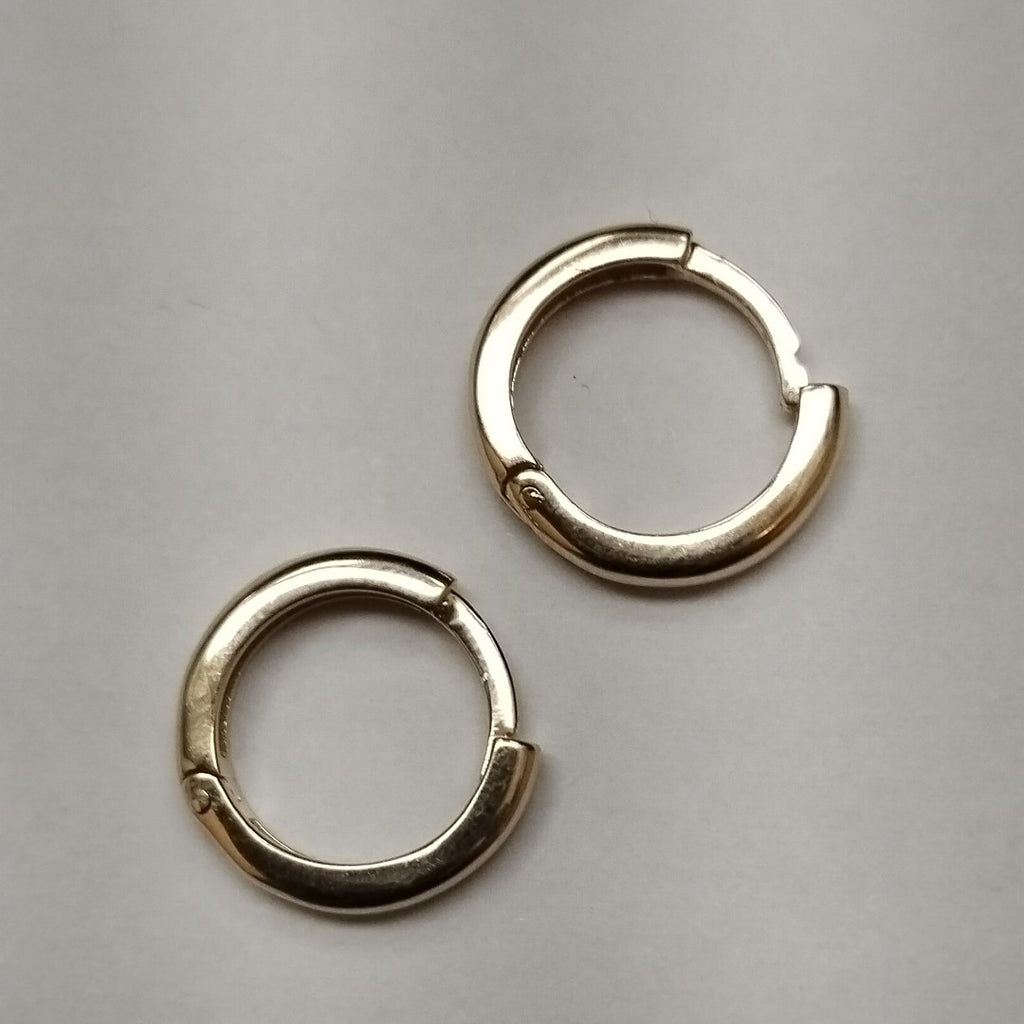 ARETES ARRACADAS LISAS 10K 1.2 GR (NUEVO)