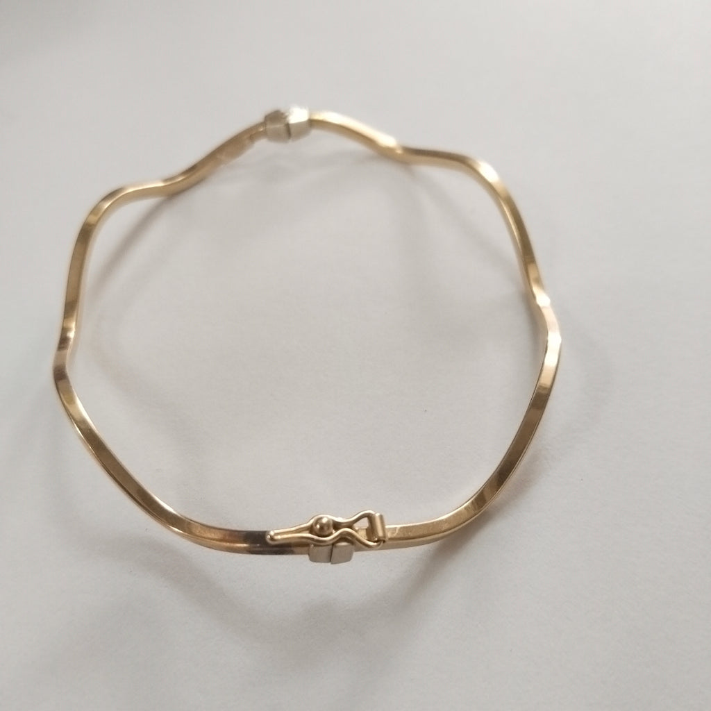 PULSERA RIGIDA ORO 14 K 3.2 GRMS (SEMINUEVO)