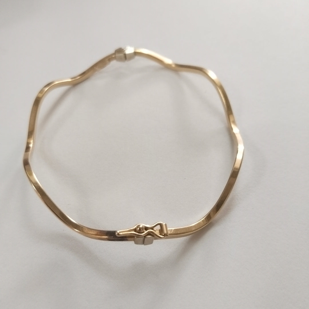 PULSERA RIGIDA ORO 14 K 3.2 GRMS (SEMINUEVO)