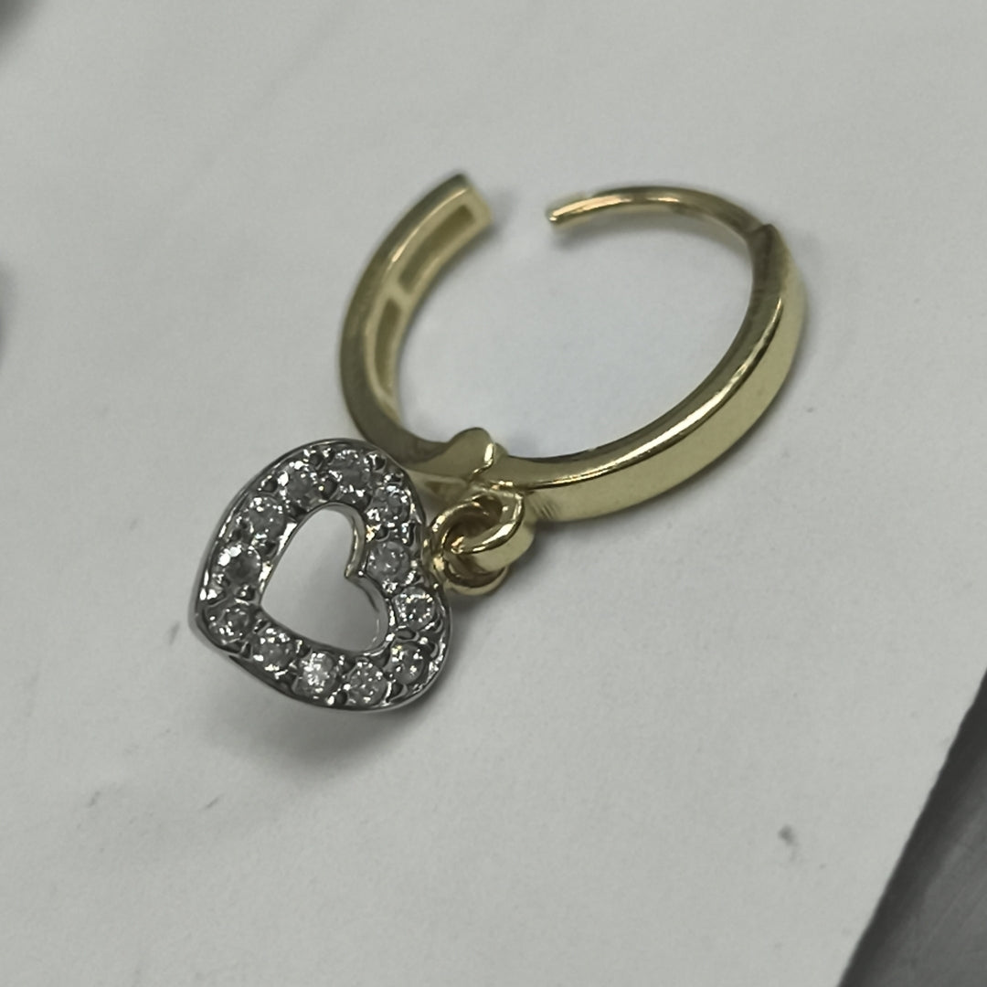 ARETES HUGGIES CON DIJE CORAZON Y CIRCONIAS 14K 2.2 GR (NUEVO)