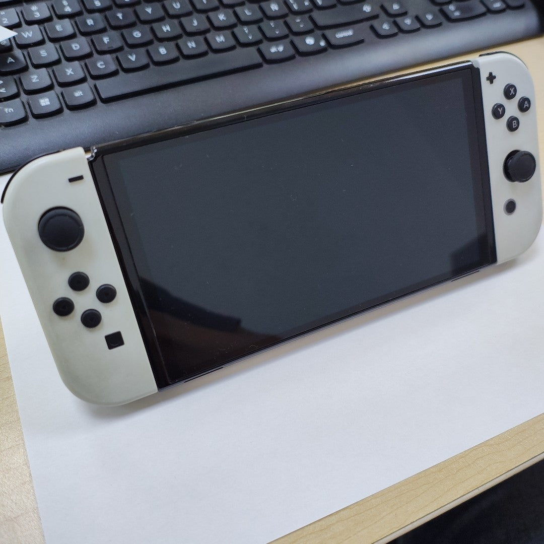 CONSOLA DE VIDEOJUEGO NINTENDO SWITCH OLED 64 GB (SEMINUEVO)